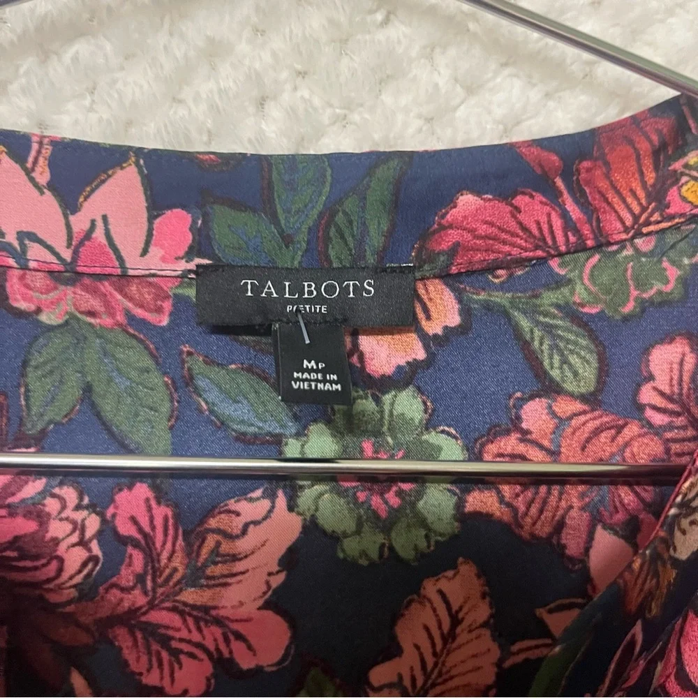 Talbots Soft Satin Charmeuse Top Stunning Floral Split Neck Long Cuffed Sleeve - Picture 4 of 10